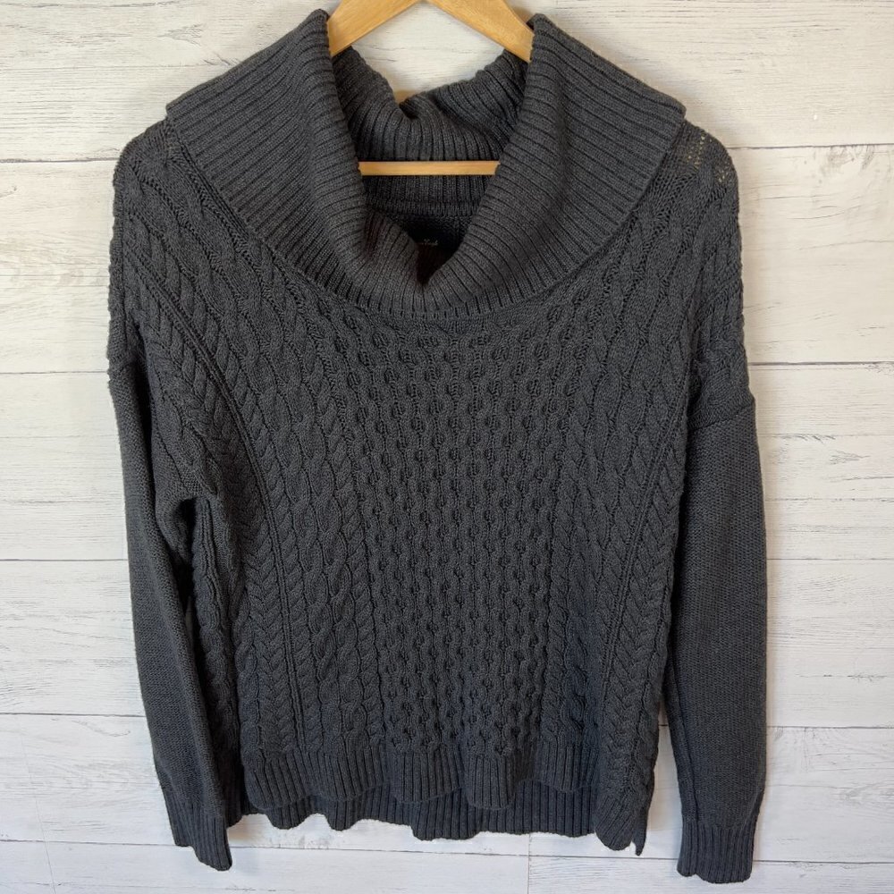 American Eagle Outfitters Sweater Womens Size Large Chunky Cable Knit Cowl Neck